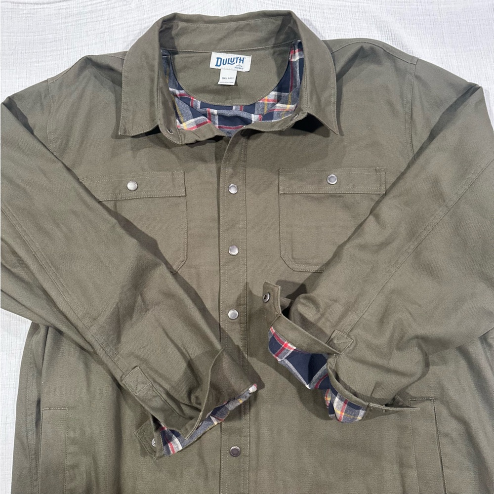Duluth Trading Co Olive Shirt Jacket with Plaid Lining • Snap Closures • Canvas